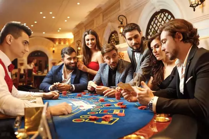 Casino Etiquette – Dos and Don’ts for Gamblers